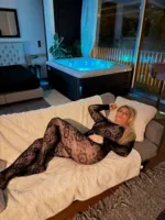 Massage tantrique, Domination et fétichiste pieds