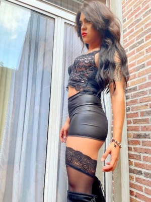 Michelle travestie colombiana hot