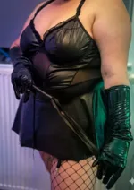 Je suis une pute, j'adore sucer Je suis une pute, j'adore sucer